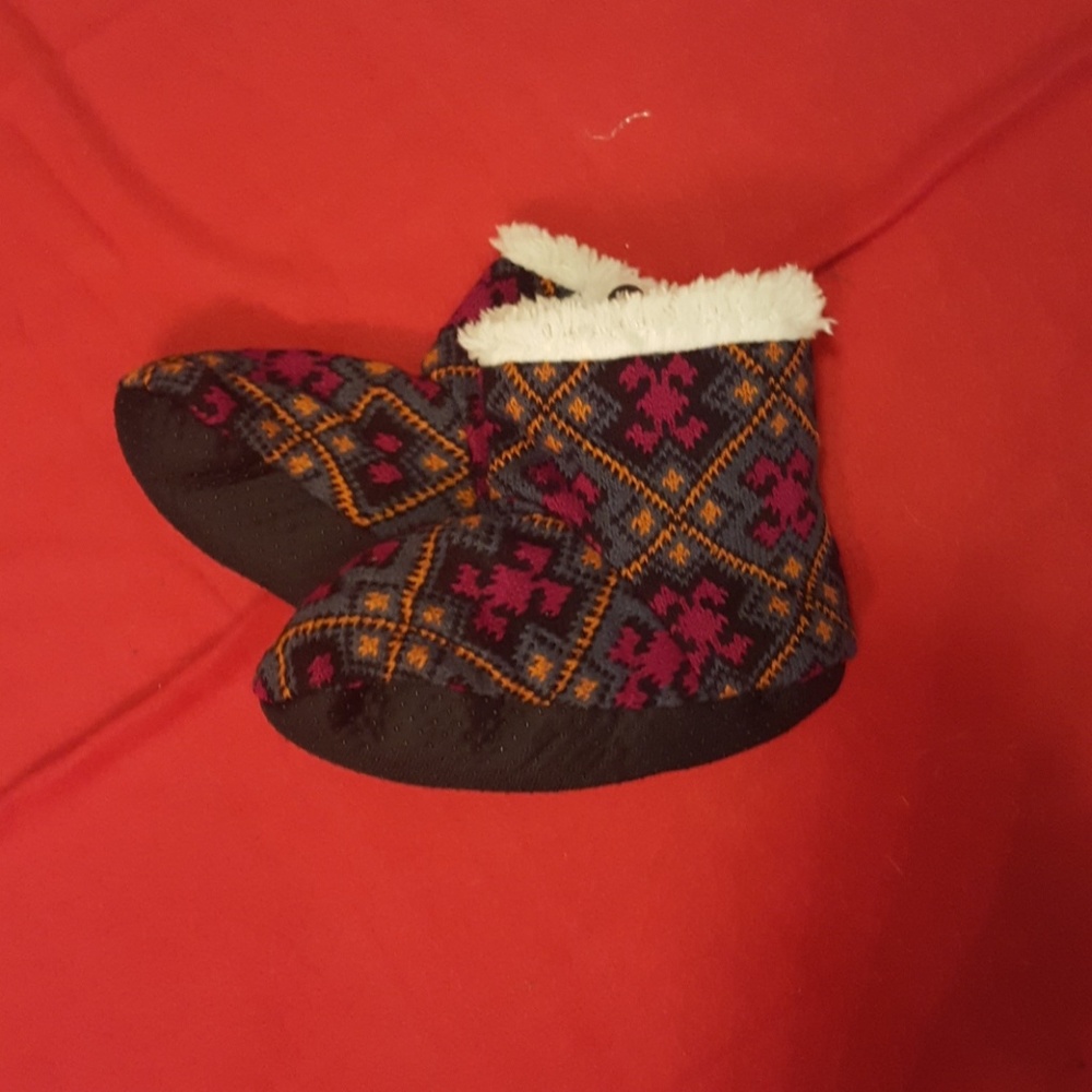 NWT Muk Luks Booties